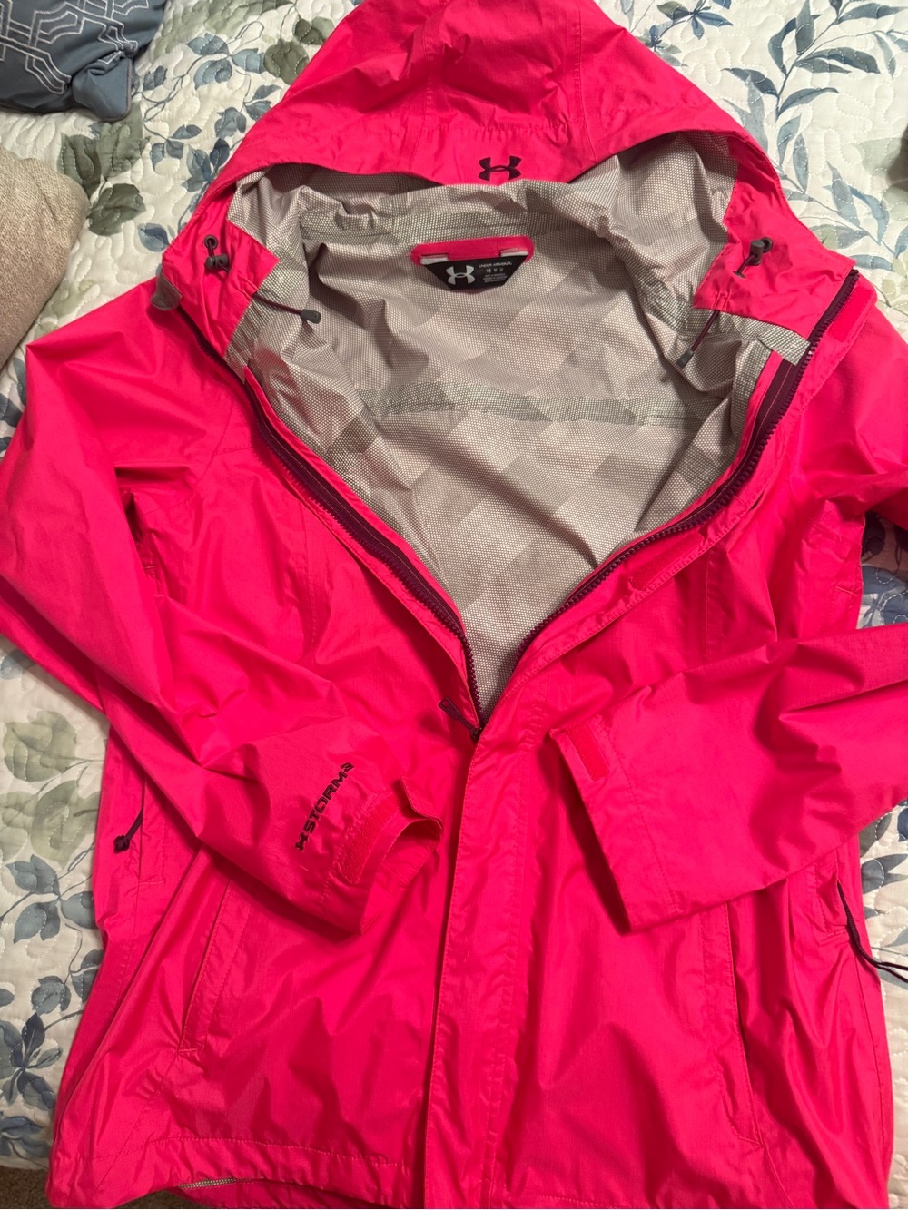 Women’s Hooded UnderArmour Storm 3 Hot Pink sz M